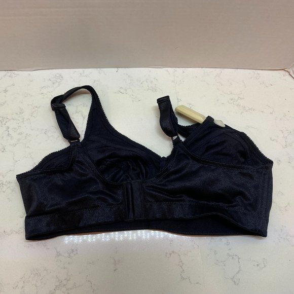 Exquisite Form Full-Coverage Bra - Picture 2 of 5